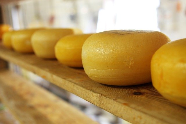 Chcemy dobrego żółtego sera nie produktu seropodobnego!
